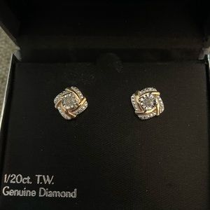NEW 1/20 carat TW genuine diamond sterling silver stud earrings